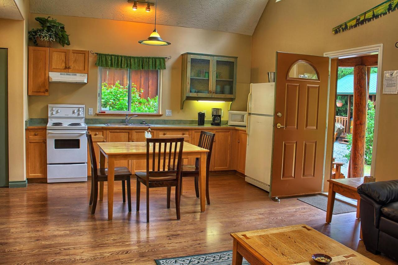 Wild Coast Wilderness Resort Port Renfrew Exterior foto