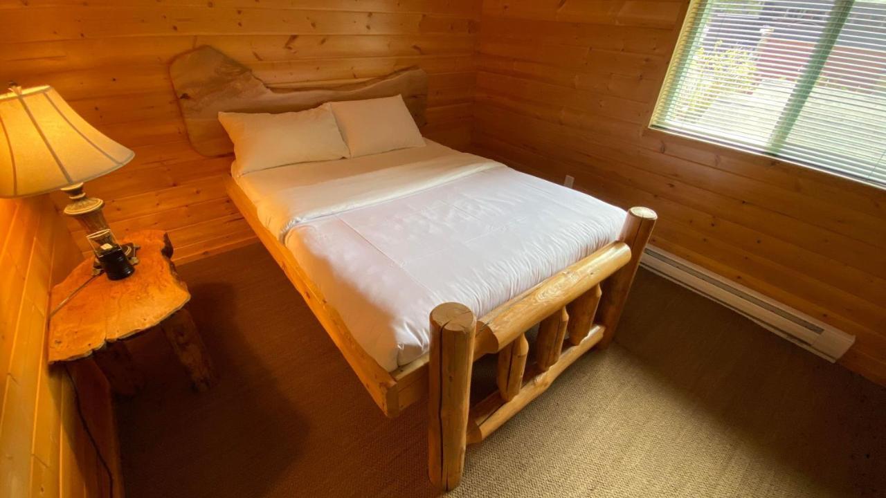 Wild Coast Wilderness Resort Port Renfrew Exterior foto