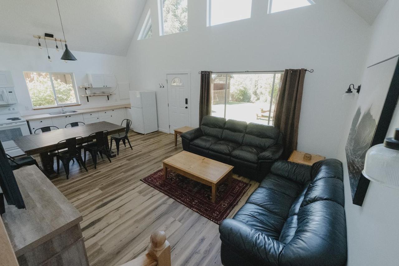 Wild Coast Wilderness Resort Port Renfrew Exterior foto