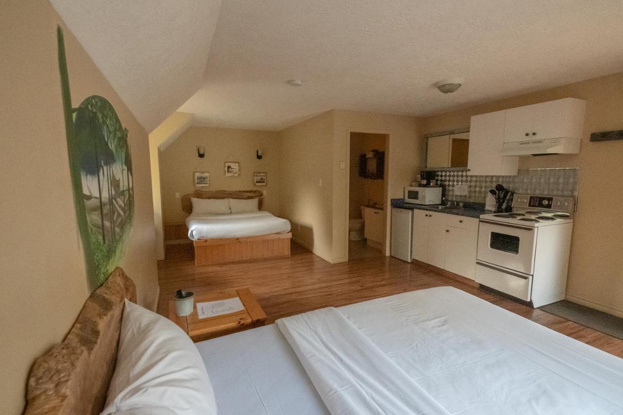 Wild Coast Wilderness Resort Port Renfrew Exterior foto