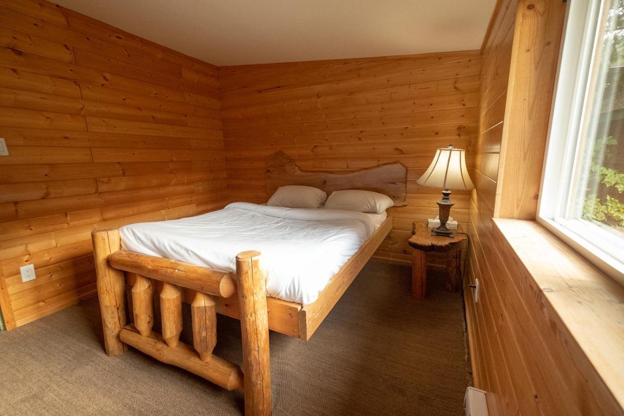Wild Coast Wilderness Resort Port Renfrew Exterior foto
