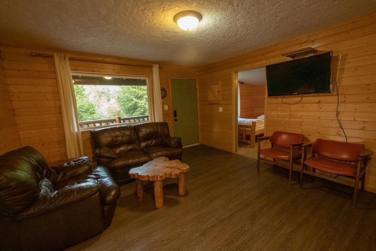 Wild Coast Wilderness Resort Port Renfrew Exterior foto
