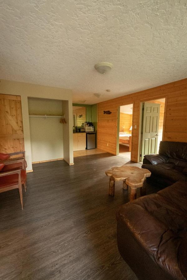 Wild Coast Wilderness Resort Port Renfrew Exterior foto