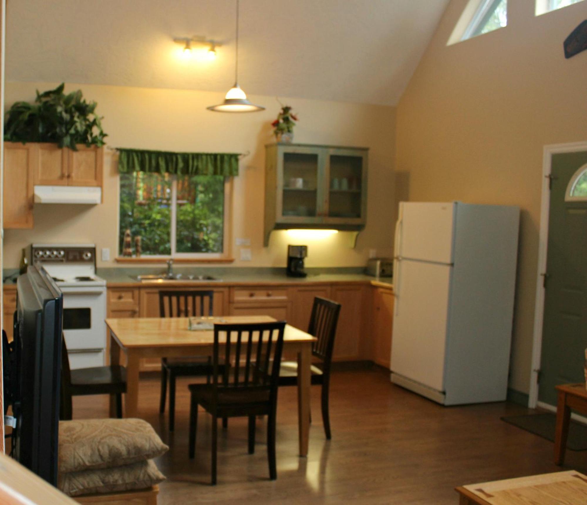 Wild Coast Wilderness Resort Port Renfrew Zimmer foto