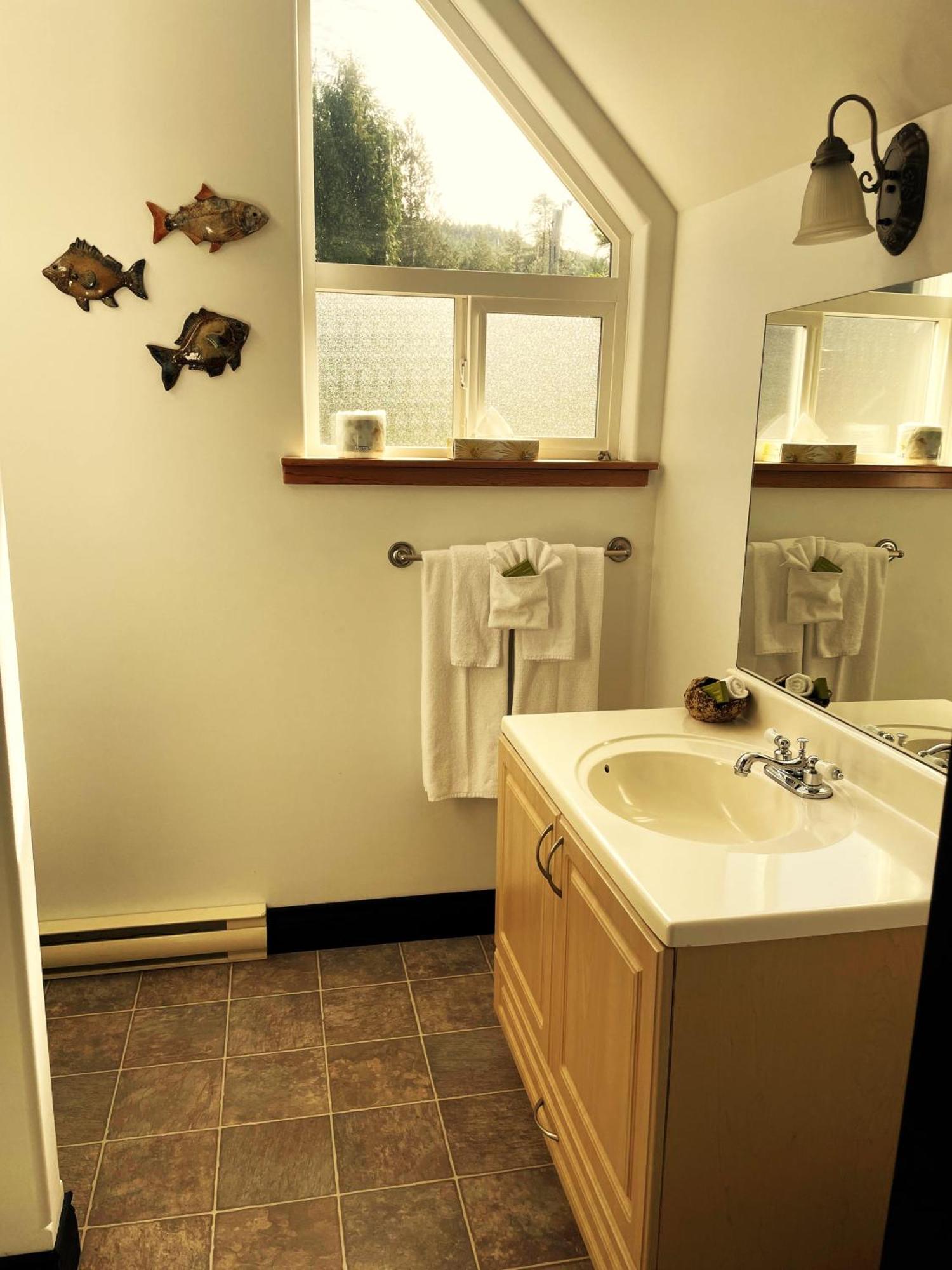 Wild Coast Wilderness Resort Port Renfrew Exterior foto