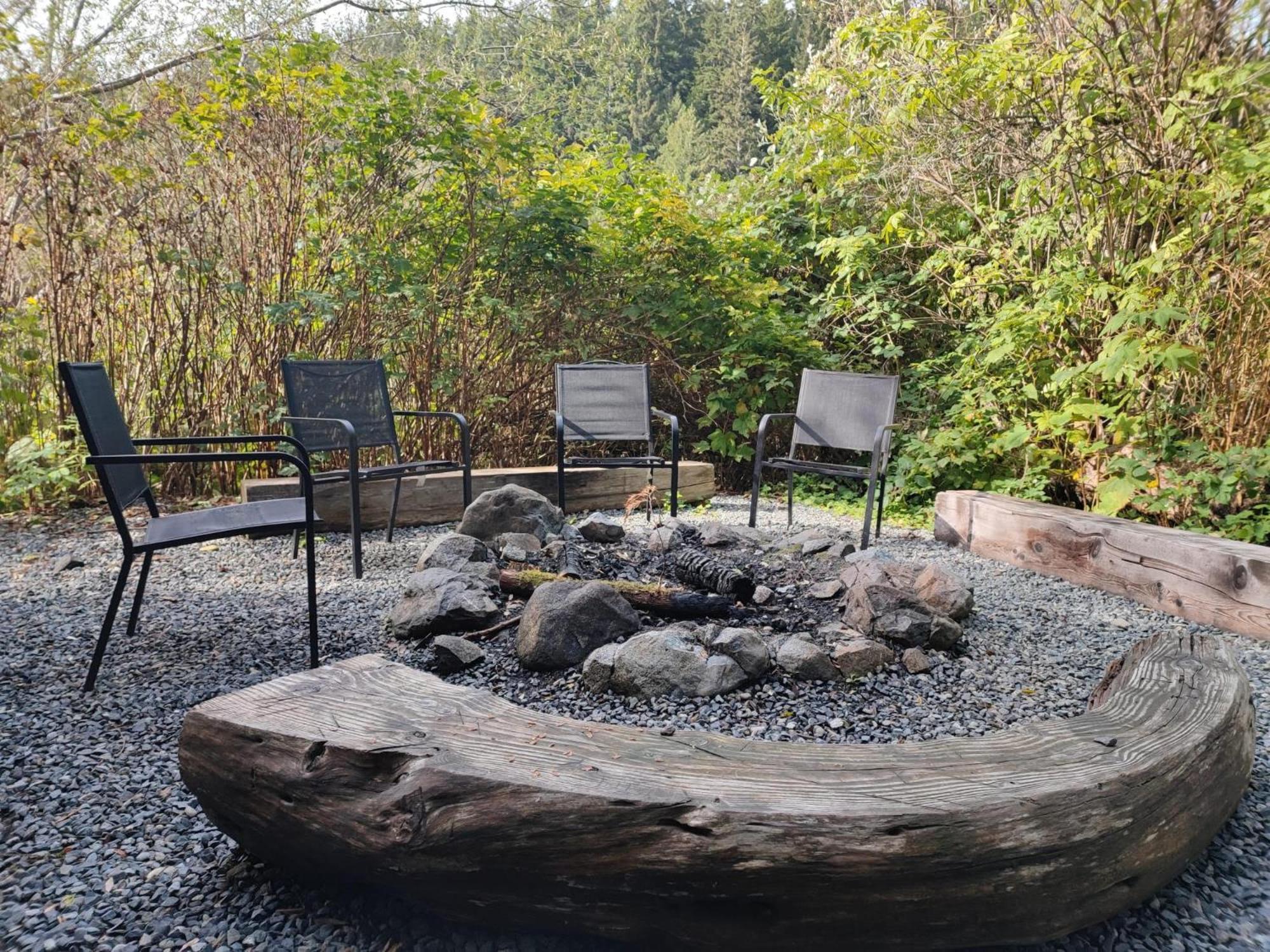 Wild Coast Wilderness Resort Port Renfrew Exterior foto